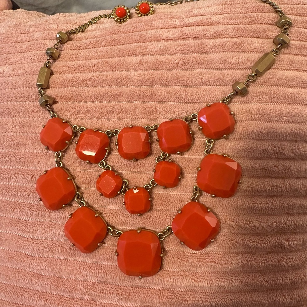 Stella & Dot Olivia Bib Necklace and matching earrings